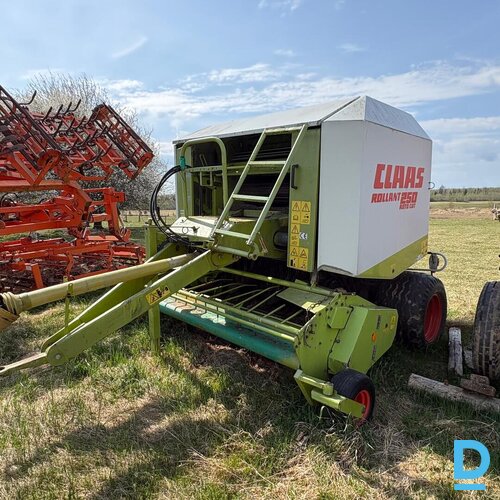 Pārdod Italija Claas Rollant 250 Cita lauksaimniecības tehnika