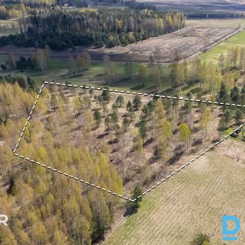 Pārdošanā 1.7 ha zemes gabals ainaviskā vietā privātai apbūvei vai lauksaimniecī
