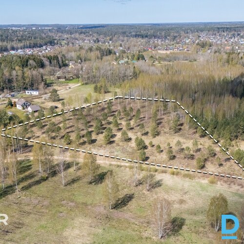 Pārdošanā 1.7 ha zemes gabals ainaviskā vietā privātai apbūvei vai lauksaimniecī