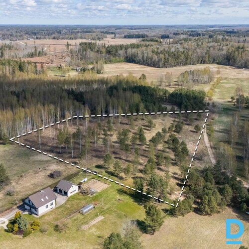 Pārdošanā 1.7 ha zemes gabals ainaviskā vietā privātai apbūvei vai lauksaimniecī