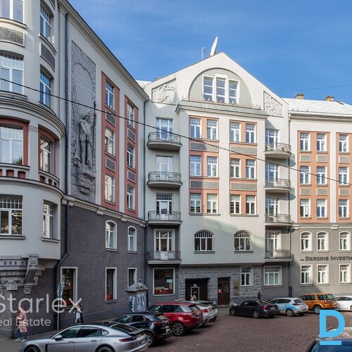 Birojs Rīgas centrā pie Ģertrūdes baznīcas