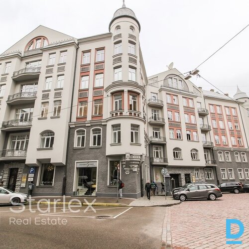 Birojs Rīgas centrā pie Ģertrūdes baznīcas