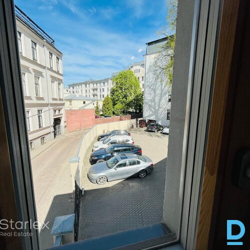 Īrei māja Rīgas klusajā centrā