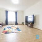 For sale - a cozy and spacious 5-room apartment in a solid pre-war building loca