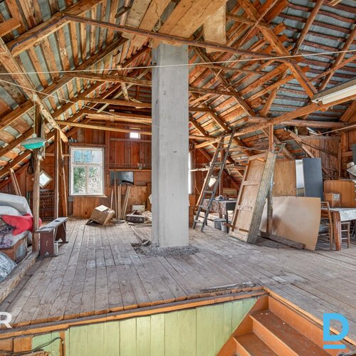 Pārdošanā puse no mājas ar 2984 m² zemes gabalu Smiltenē. Māja celta 1928. gadā Pārdošanā puse no mājas ar 2984 m² zemes gabalu Smiltenē. Māja celta 1928. gadā