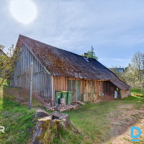Pārdošanā puse no mājas ar 2984 m² zemes gabalu Smiltenē. Māja celta 1928. gadā Pārdošanā puse no mājas ar 2984 m² zemes gabalu Smiltenē. Māja celta 1928. gadā