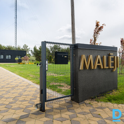 Pārdod māju Malēji