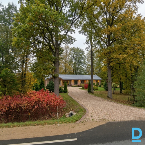 Pārdod nekustamo īpašumu ar dzīvojamo māju renovācijai un pieguļošu lauksaimniecībā izmantojamo zemi 10000m² Pārdod nekustamo īpašumu ar dzīvojamo māju renovācijai un pieguļošu lauksaimniecībā izmantojamo zemi 10000m²