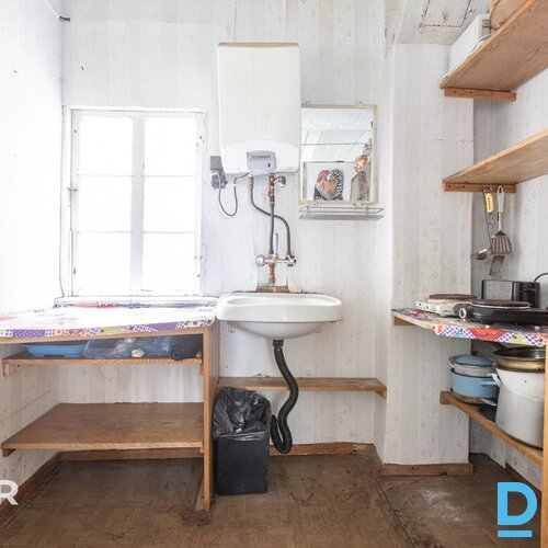Pārdošanā vasarnīca ar 343 m² teritoriju Majoros, 10 minūšu gājienā no Dzintaru 
