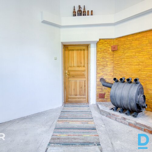 Pārdošanā divstāvu dzīvojamā māja ar 3 istabām Valmiermuižā.Pirmā stāva plānojum Pārdošanā divstāvu dzīvojamā māja ar 3 istabām Valmiermuižā.Pirmā stāva plānojum