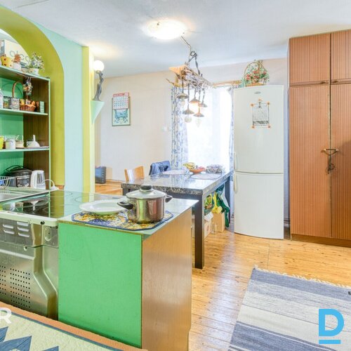 Pārdošanā divstāvu dzīvojamā māja ar 3 istabām Valmiermuižā.Pirmā stāva plānojum Pārdošanā divstāvu dzīvojamā māja ar 3 istabām Valmiermuižā.Pirmā stāva plānojum