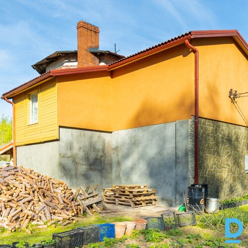 Pārdošanā divstāvu dzīvojamā māja ar 3 istabām Valmiermuižā.Pirmā stāva plānojum