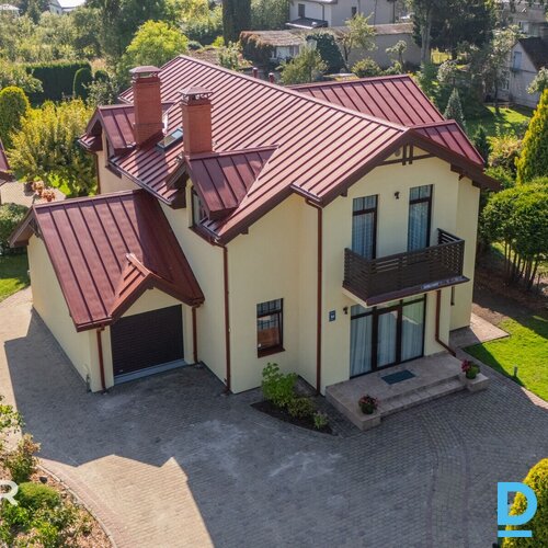Pārdošanā eleganta savrupmāja ar atsevišķu atpūtas ēku un ainavisku, iekoptu ter Pārdošanā eleganta savrupmāja ar atsevišķu atpūtas ēku un ainavisku, iekoptu ter