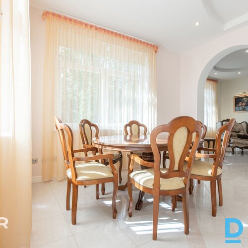 Pārdošanā eleganta savrupmāja ar atsevišķu atpūtas ēku un ainavisku, iekoptu ter Pārdošanā eleganta savrupmāja ar atsevišķu atpūtas ēku un ainavisku, iekoptu ter