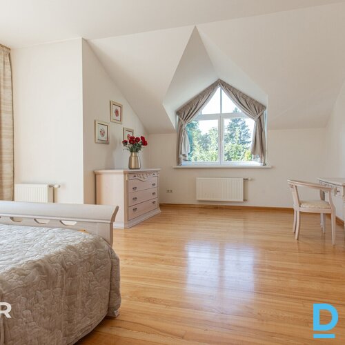 Pārdošanā eleganta savrupmāja ar atsevišķu atpūtas ēku un ainavisku, iekoptu ter Pārdošanā eleganta savrupmāja ar atsevišķu atpūtas ēku un ainavisku, iekoptu ter