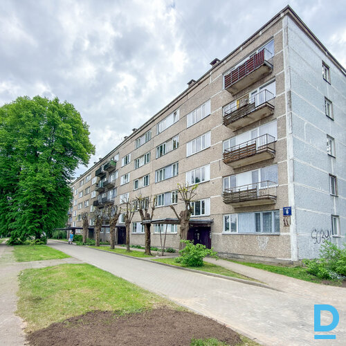 Pārdod dzīvokli Mazā Stacijas iela 6
