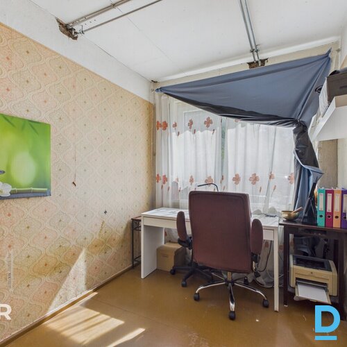 Pārdošanā divstāvu privātmāja ar 857 m² zemes gabalu Saulkrastos.Māja celta 1996