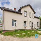 Продаётся жилой дом с 4 квартирами и земельным участком площадью 920 м² в центре