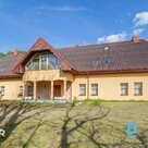 Unikāls īpašums Salaspils centrā -  3 stāvu privātmāja ar 2.4 ha zemes gabalu Da