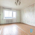A bright one-room apartment with a glazed loggia is for sale in Ķengarags.Apartm