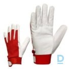 Work gloves knitted with a leather palm, perfect for outdoor work.