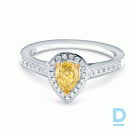 Кольцо с желтым бриллиантом
