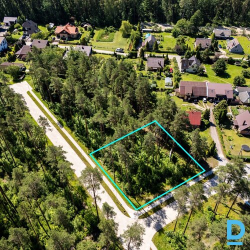 Viens no pēdējiem šāda veida zemes gabaliem šajā apkaimē - 1278 m² zemes gabals 