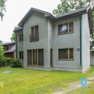A two-storey detached house with an 802 m² land plot is for sale in a residentia