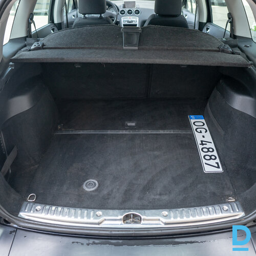 No Nīderlandes Peugeot 308 SW 2012. gada