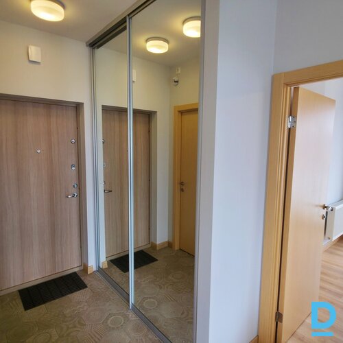 Pārdod dzīvokli Salnas 21, 57m², 3 ist.