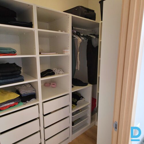 Pārdod dzīvokli Salnas 21, 57m², 3 ist.