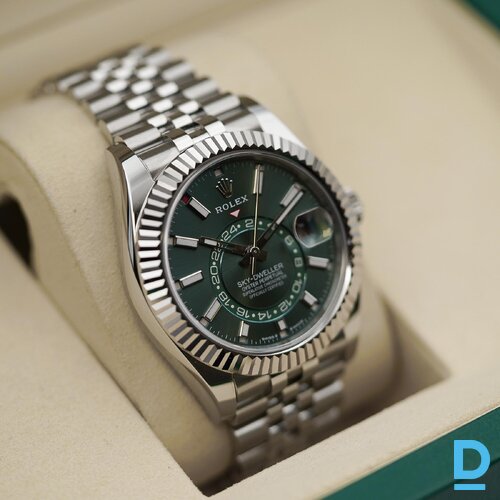 Pārdod Rolex Sky-Dweller