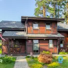 A beautiful and cosy two-storey detached house with a landscaped garden is for s