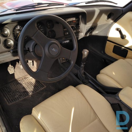 Продает Ford Capri