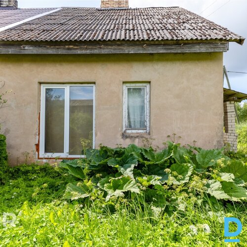 Pārdošanā 1/2 no divstāvu mājas (70 m²) ar plašu privāto teritoriju Dauguļu ciem Pārdošanā 1/2 no divstāvu mājas (70 m²) ar plašu privāto teritoriju Dauguļu ciem