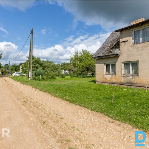 Pārdošanā 1/2 no divstāvu mājas (70 m²) ar plašu privāto teritoriju Dauguļu ciem Pārdošanā 1/2 no divstāvu mājas (70 m²) ar plašu privāto teritoriju Dauguļu ciem
