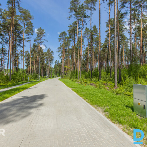 Ar visām pilsētas komunikācijām 639 m² zemes gabals dvīņu mājas būvniecībai.Īpaš