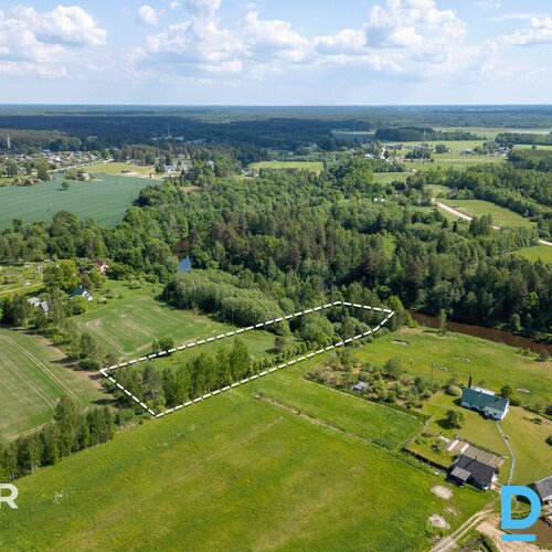 Pārdošanā 7000 m² zemes gabals pie Salacas upes, Staicelē.Īpašums ir lieliski pi