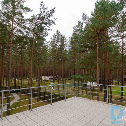303 m² māja, 2500 m² zeme, Ziedlapas, Kadaga, Ādažu pagasts, Ādažu novads, Latvija.