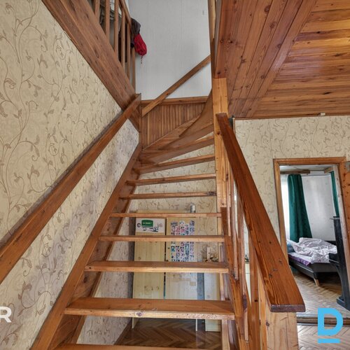 Pārdošanā divstāvu privātmāja ar 2384 m² zemes gabalu teicamā vietā Cesvainē.Māj Pārdošanā divstāvu privātmāja ar 2384 m² zemes gabalu teicamā vietā Cesvainē.Māj