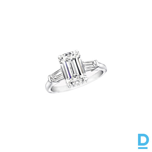 Pārdod Graff Promise Emerald Cut Diamond Engagement Ring