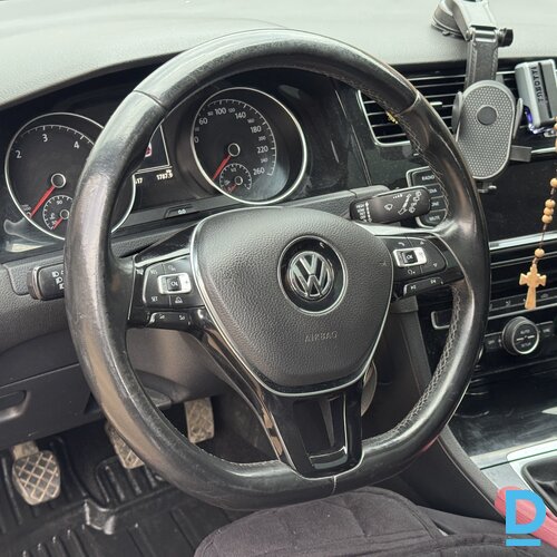 Pārdod Volkswagen Golf, 2013