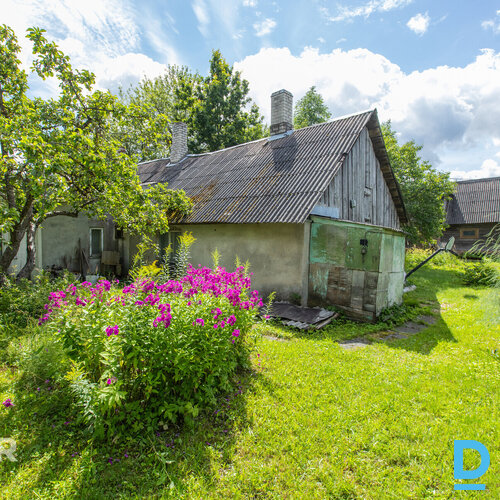 Pārdošanā 1577 m² zemes gabals ar 80 m² māju un saimniecības ēku Jelgavā.Īpašums Pārdošanā 1577 m² zemes gabals ar 80 m² māju un saimniecības ēku Jelgavā.Īpašums
