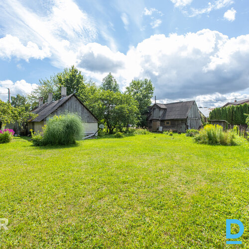 Pārdošanā 1577 m² zemes gabals ar 80 m² māju un saimniecības ēku Jelgavā.Īpašums Pārdošanā 1577 m² zemes gabals ar 80 m² māju un saimniecības ēku Jelgavā.Īpašums
