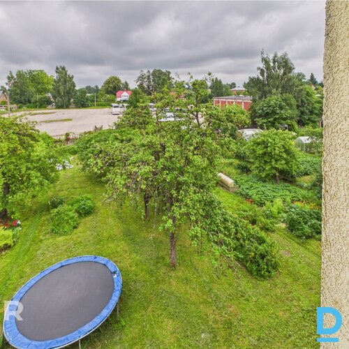 Pārdošanā saulains un gaišs 2 istabu dzīvoklis klusā apkaimē Cēsīs.Dzīvokļa plān Pārdošanā saulains un gaišs 2 istabu dzīvoklis klusā apkaimē Cēsīs.Dzīvokļa plān