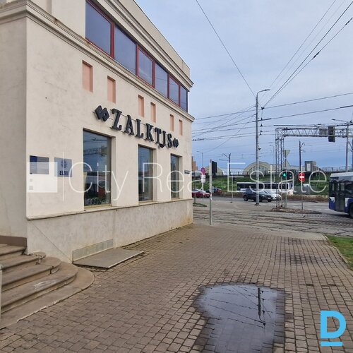 Pārdod komerctelpas Rīgā