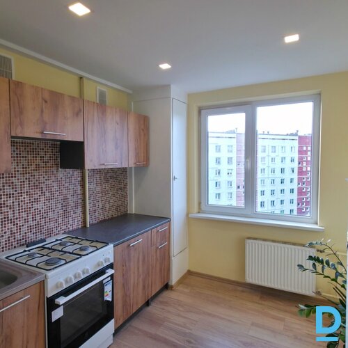 Pārdod dzīvokli Rudens 3, 77m², 4 ist. Pārdod dzīvokli Rudens 3, 77m², 4 ist.