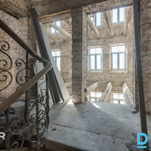 Pārdošanā perspektīvs investīciju objekts – daudzdzīvokļu dzīvojamā ēka ar atvēr Pārdošanā perspektīvs investīciju objekts – daudzdzīvokļu dzīvojamā ēka ar atvēr