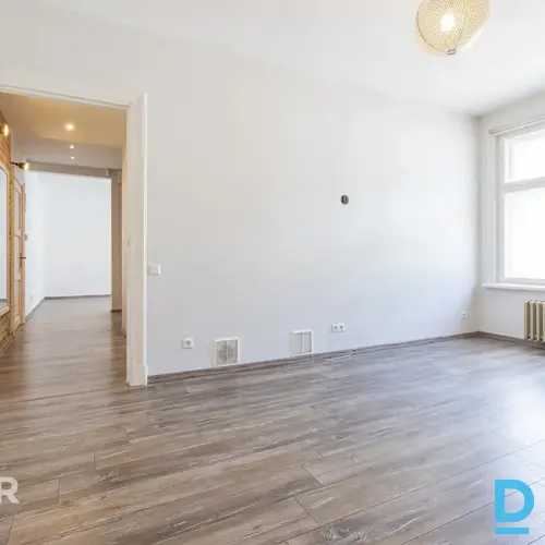 Pārdošanā plašs un saulains 3 istabu dzīvoklis pamatīgā pirmskara ēkā Rīgas cent Pārdošanā plašs un saulains 3 istabu dzīvoklis pamatīgā pirmskara ēkā Rīgas cent
