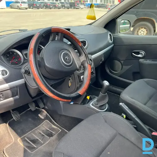 Pārdod Renault Clio, 2010 Pārdod Renault Clio, 2010